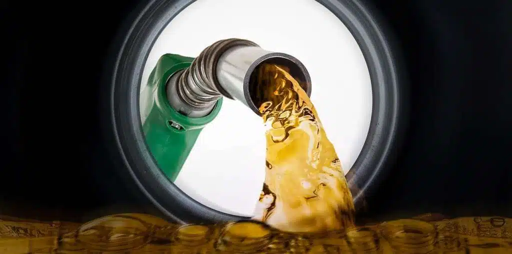 automobilio degalu pildymas dyzelinas benzinas