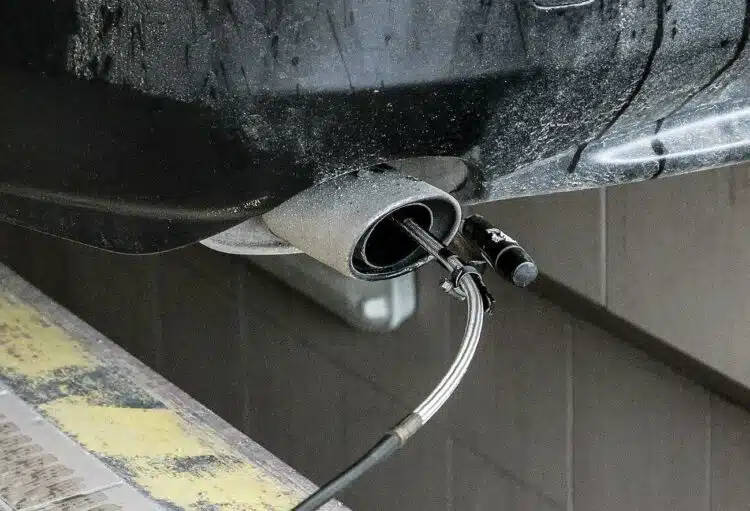 automobilio ismetamuju duju patikra katalizatorius