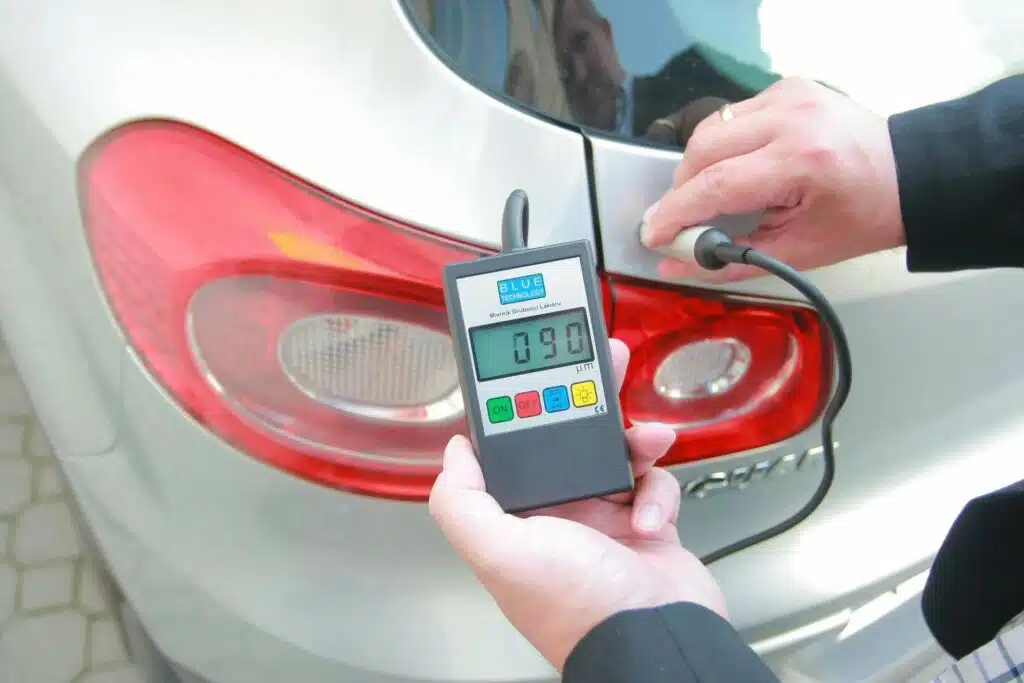automobilio kebulo tikrinimas dazu storio matuokliu