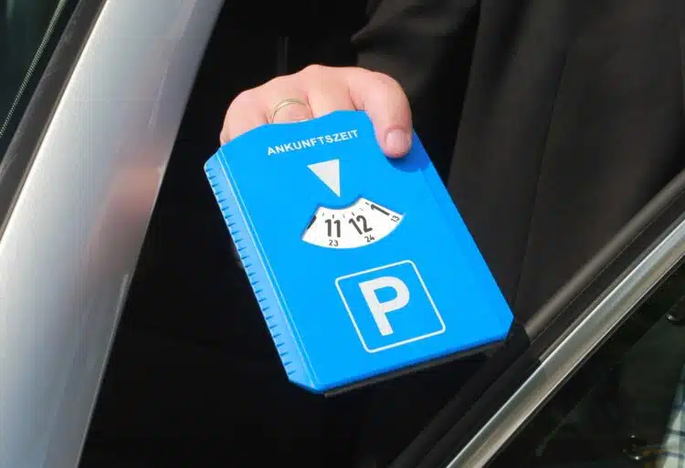 automobilio stovejimo laikrodis parkavimo laikrodis