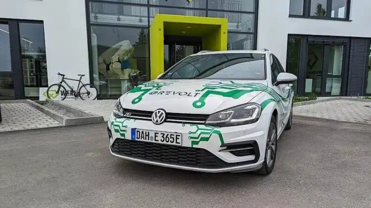 e-revolt perdarytas volkswagen golf
