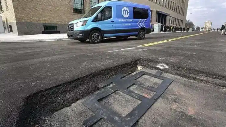 elektrifikuotas kelias jav detroite