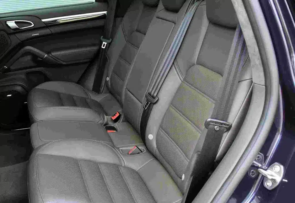 galiniu automobilio sedyniu saugos dirzai