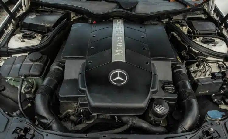 mercedes benz automobilio variklis
