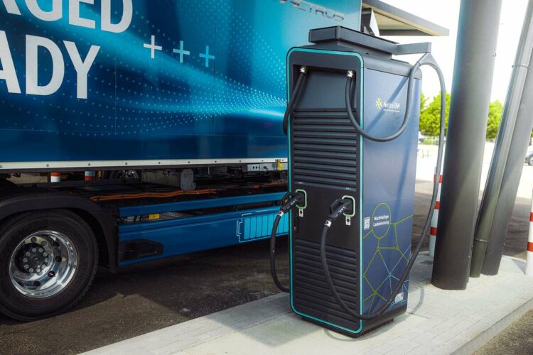 Susisiekimo ministerija skelbia dvi priemones netaršaus sunkiasvorio transporto infrastruktūros įrengimui ir autobusų perdarymui