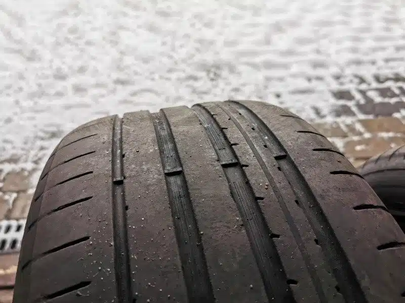 automobilio padanga su mazai protektoriaus plika automobilio padanga