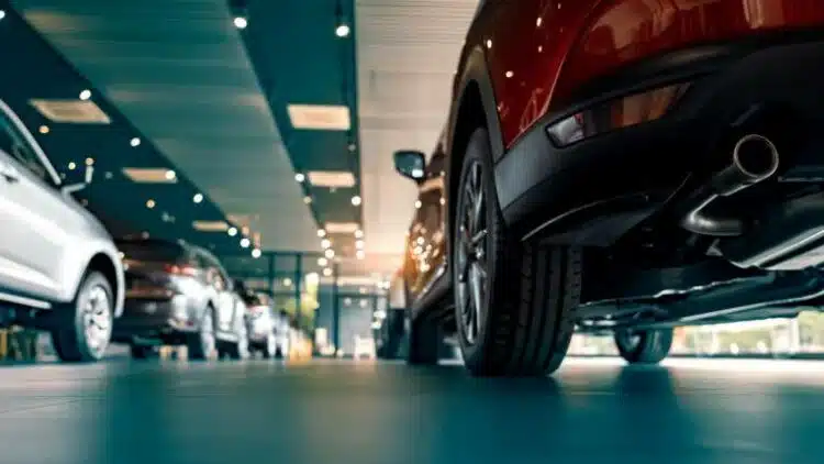 automobiliu salonas