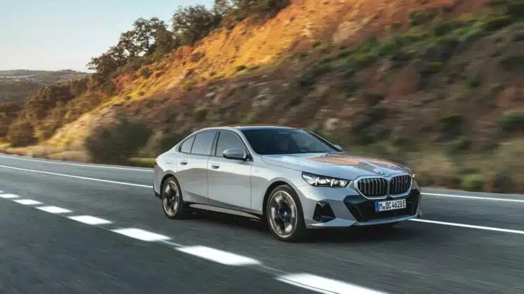 bmw 5 serijos automobilis
