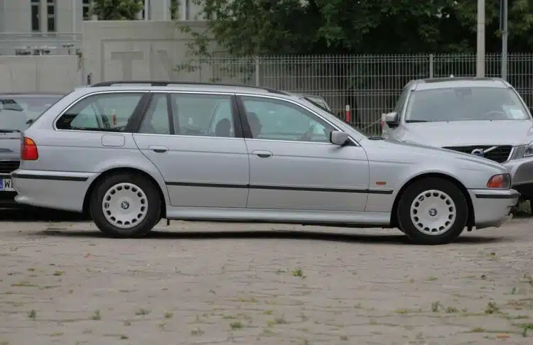 bmw e39 touring automobilis
