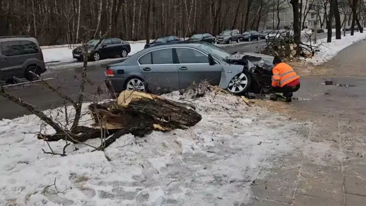 bmw eismo ivykis vilniuje architektu gatveje