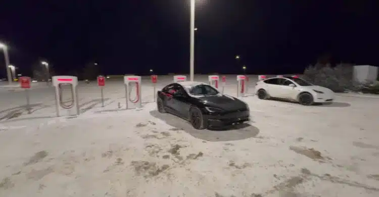 elektromobiliu katastrofa cikagoje tesla uber