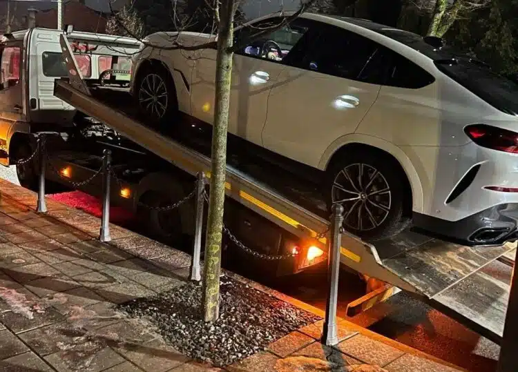 neblaivios vairuotojos bmw automobilis