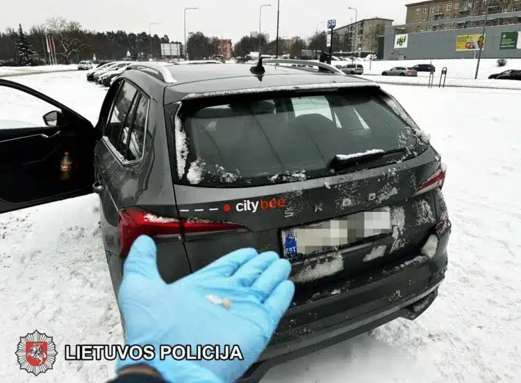 skoda automobilis citybee narkotines medziagos