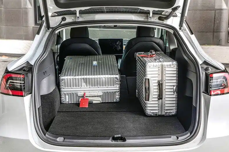tesla model y 2021