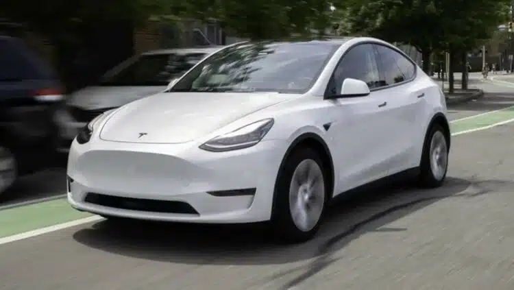 tesla model y elektromobilis