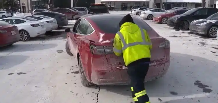 tesla panika cikagoje dėl salcio kyla elektromobiliu ikrovimo problemu