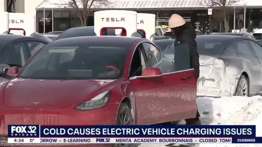 tesla panika cikagoje dėl šalčio kyla elektromobilių įkrovimo problemų
