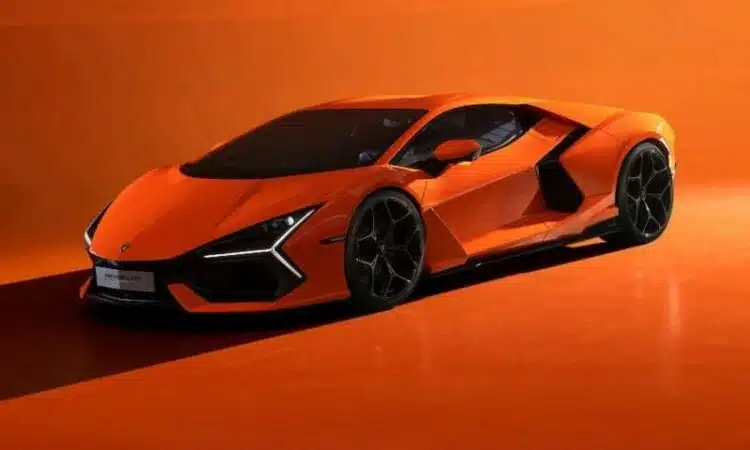 Lamborghini Revuelto