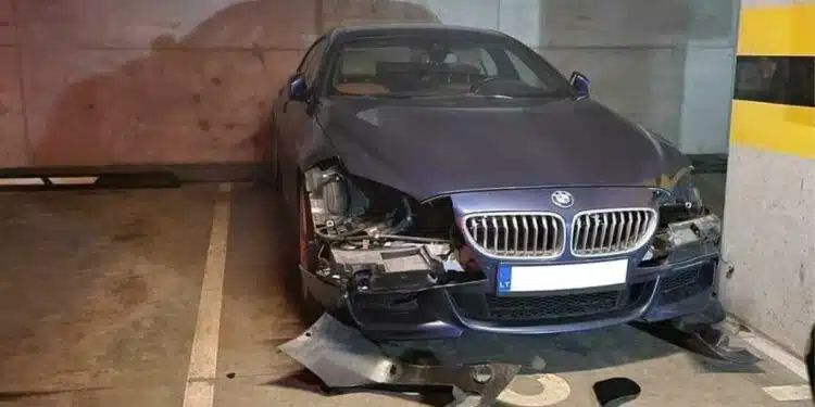 apvogtas bmw 6 automobilis