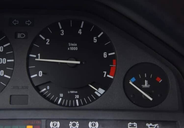automobilio apziura pries pirkima saltas variklis