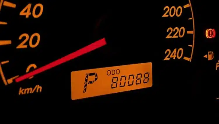 automobilio spidometras odometras