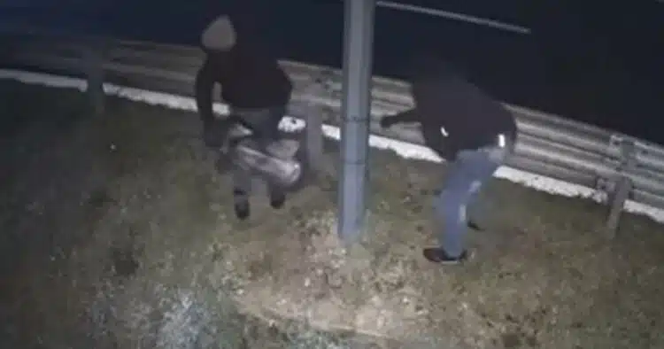 du vyrai kampiniu slifuokliu nupjauna greicio matuokli