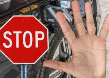 elektromobiliai elektromobilumas stop renault volvo