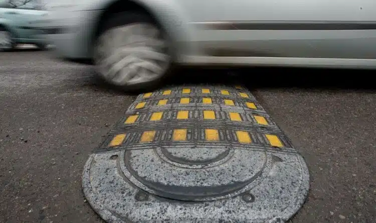greicio mazinimo kalneliai gulintis policininkas
