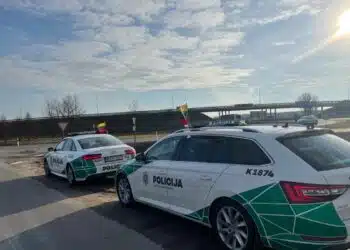 policijos tarnybiniai autombiliai audi skoda