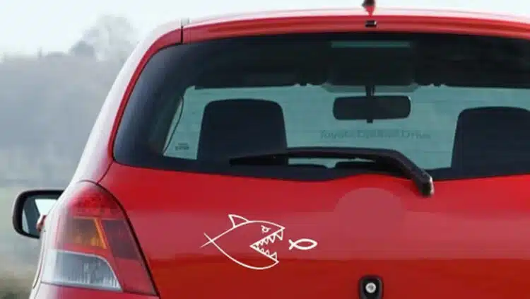 ryklys zuvis lipdukas ryklio zenklas ant automobilio