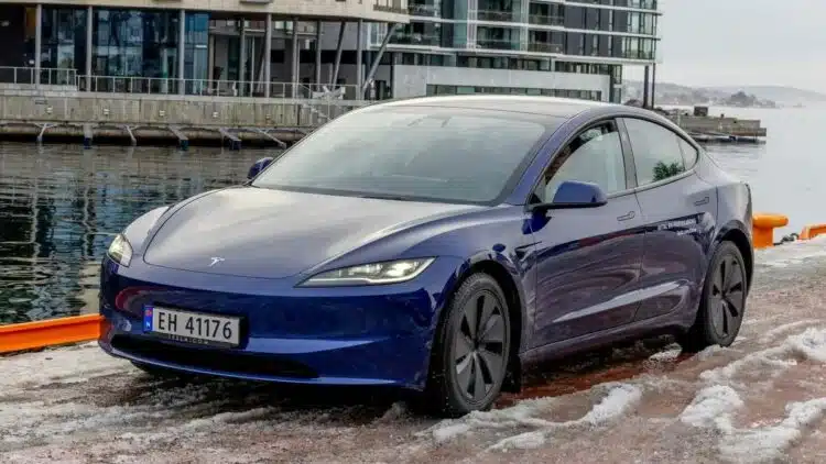 tesla model 3 elektromobilis