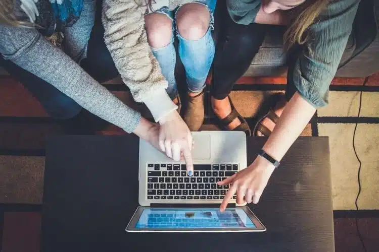 Į ką reikia atkreipti dėmesį renkantis padangas internetu
