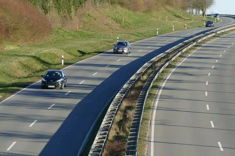 automobiliai kelias gatves nuovazos
