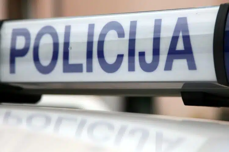 policija