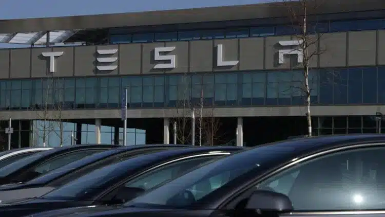 tesla gamykla