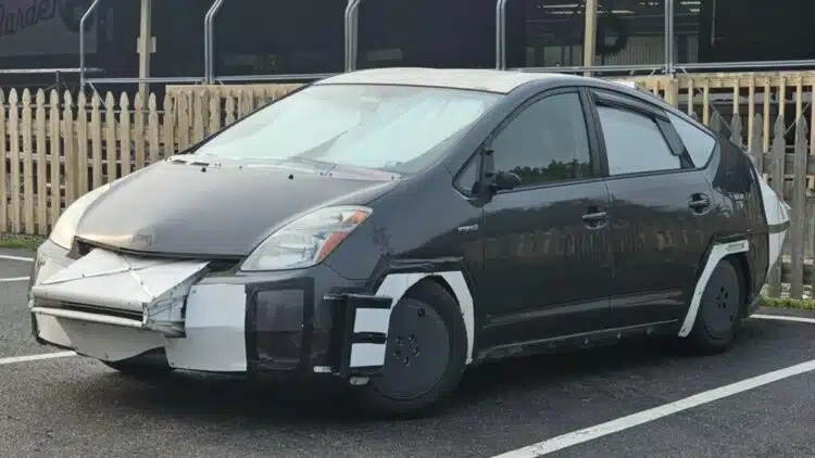 tikriausiai bjauriausias toyota prius hibridinis automobilis