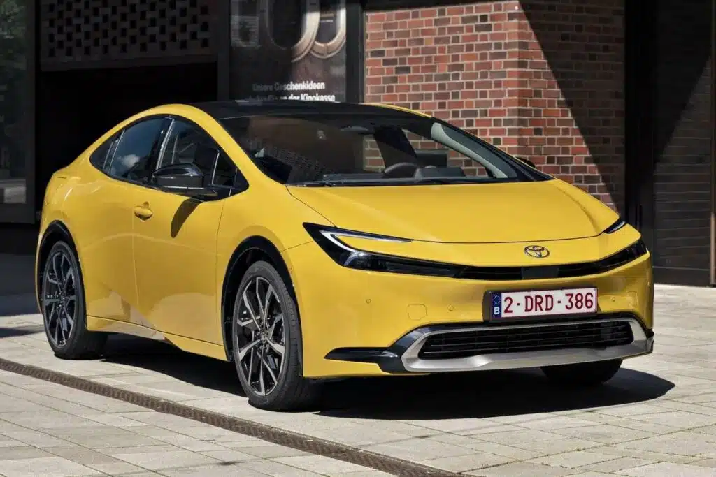 toyota prius automobilis