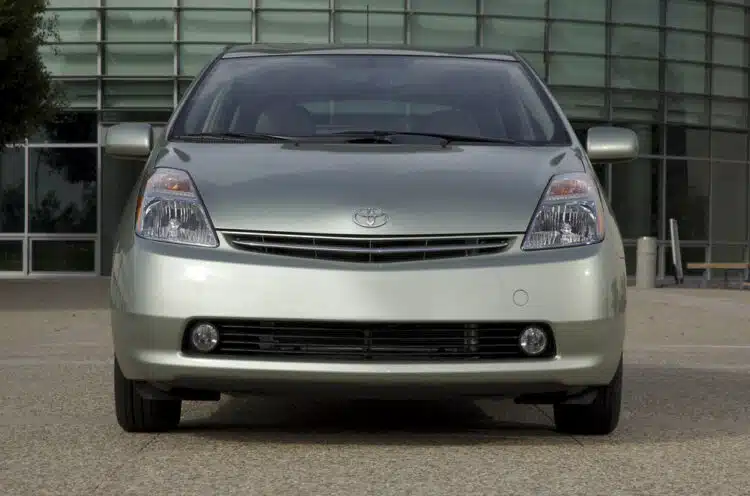 toyota prius hibridinis automobilis ar galima vilkti hibridini automobili