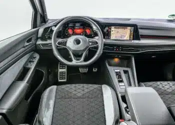 volkwagen automobilis interjeras
