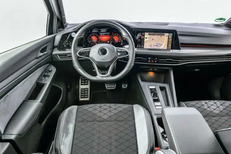 volkwagen automobilis interjeras