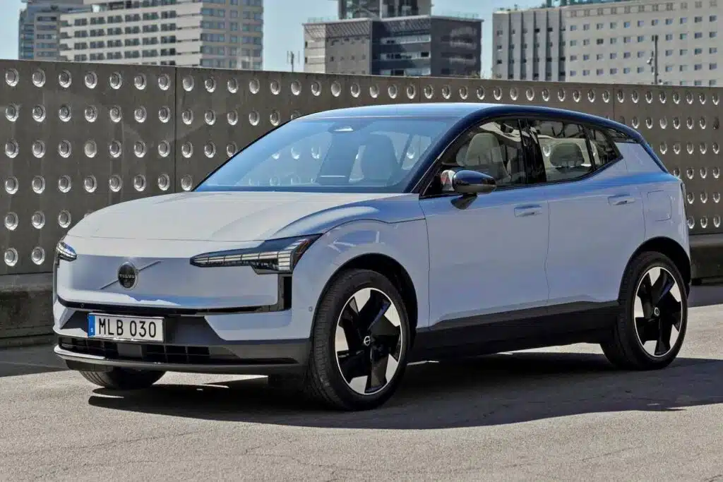 volvo ex30 automobilis