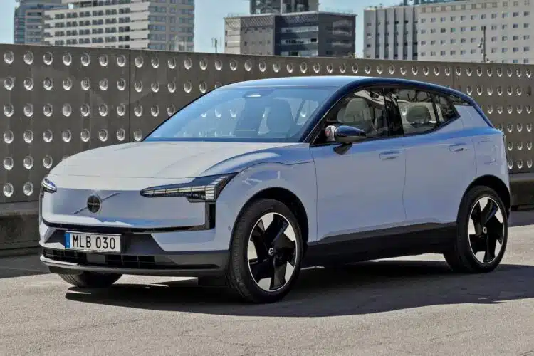 volvo ex30 automobilis