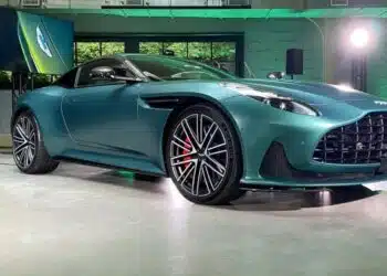 Aston Martin DB12