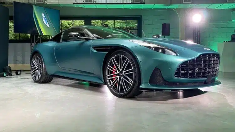 Aston Martin DB12