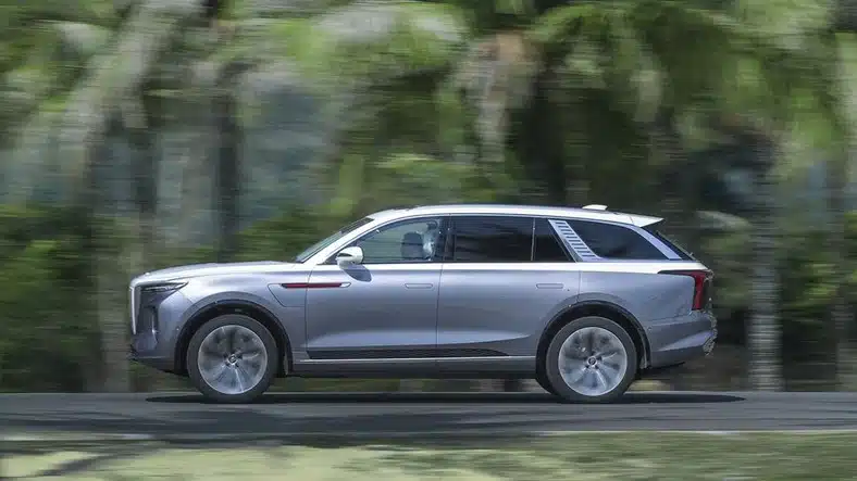 Hongqi E-HS9