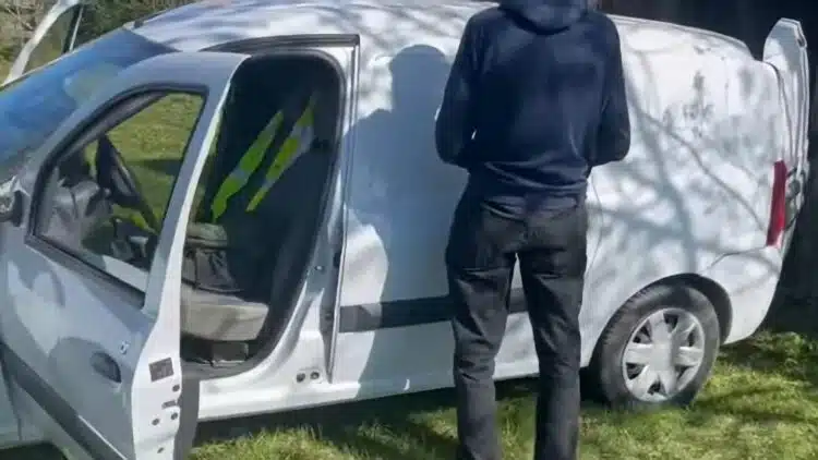 Sėkminga kriminalistų operacija rasta kontrabandinių rūkalų, sulaikyti du įtariamieji