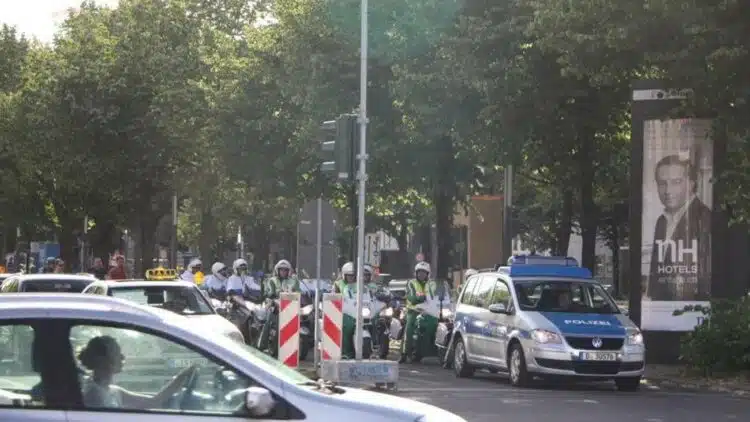 Vokietijos policija turi vis daugiau pagalbininkų kovoje su taisykles pažeidžiančiais vairuotojais