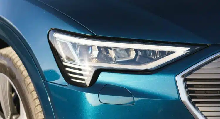 audi etron priekiniai zibintai