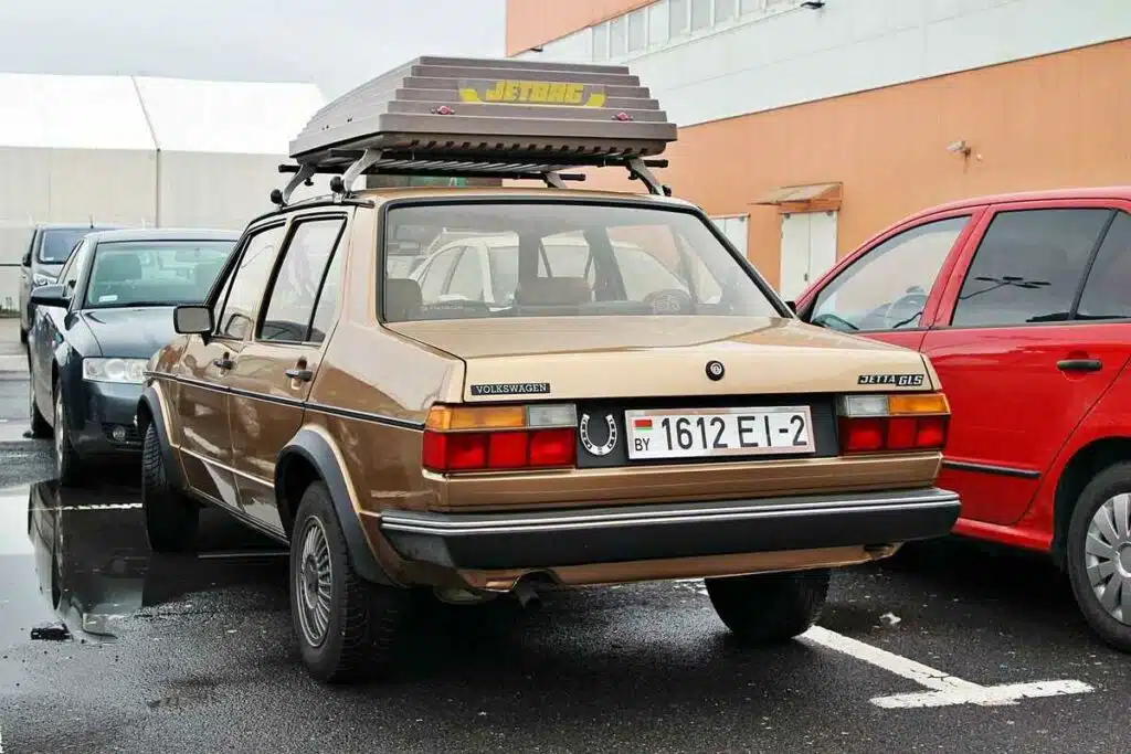 automobilis su baltarusijos valstybiniais numeriais