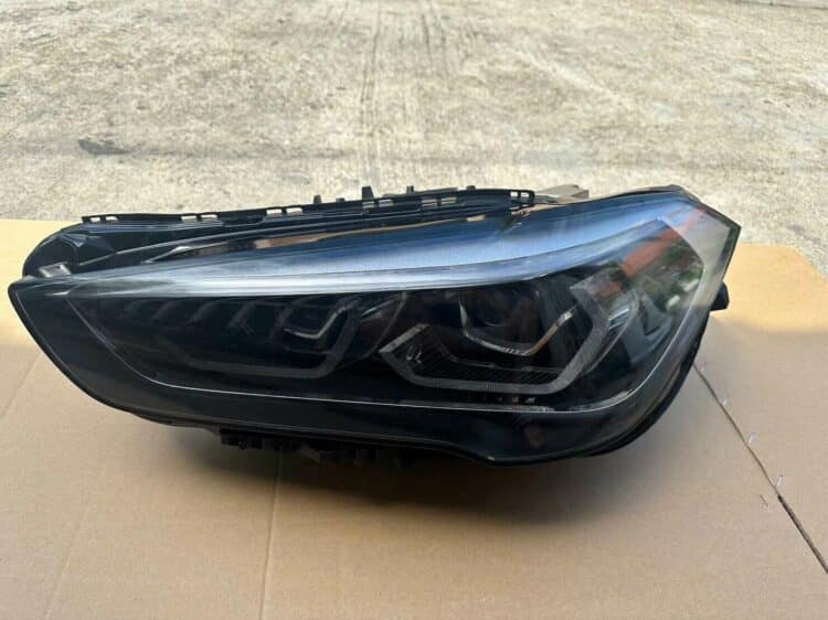 bmw x1 2022 priekinis zibintas